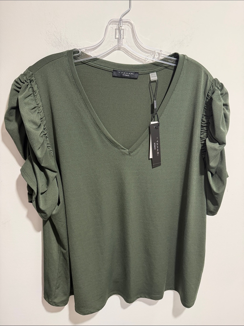 T Tahari Woman Olive V-Neck Short Sleeve Ruched-Sleeve Top Size 2X NWT